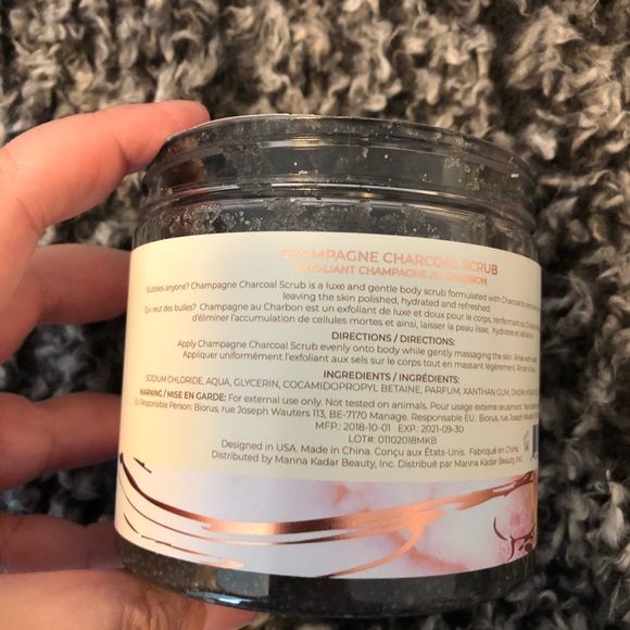 Sealed Manna Kadar Relax Champagne Charcoal Scrub - Picture 3 of 3
